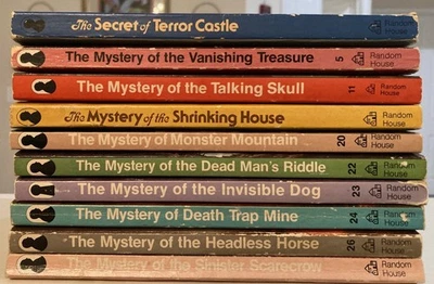 VINTAGE LOT Ten The Three Investigators PB #29, #26, #24, #23, #22, #20 ++ - Image 1 of 2