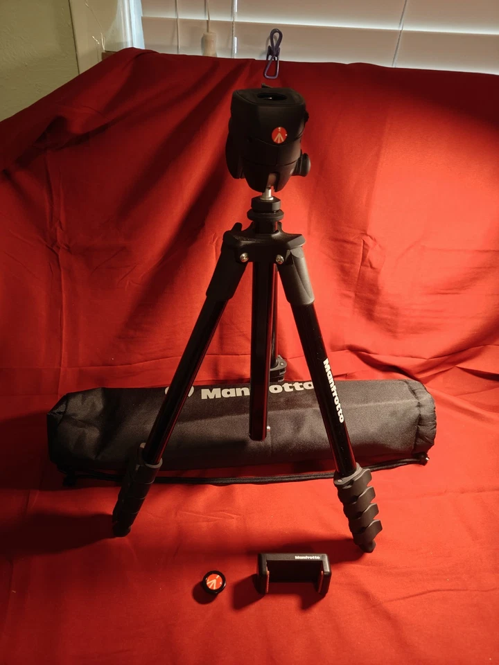 Manfrotto Compact Action MKCOMPACTACN-BK Ball Head Traveler Tripod Black 61" - Image 1 of 4