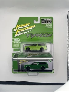 Johnny WHITE LIGHTNING CHASE 1/64 GREEN 1992 GMC Typhoon Collector Tin  - Picture 1 of 9