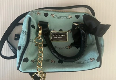 Usado en Excelente Condición Betsy Johnson Bolso Bandolera Pequeño Verde Como Nuevo con Correa de Media Cadena y Lazo Foto 1 de 4