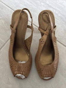Seychelles Golden Neutral Brown Leather Peel Toe Fringe Heels Detailing 6 - Picture 1 of 6