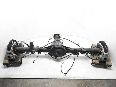 Diferencial trasero Nissan Titan Pro-4X 2021-2023 con ejes y pinza de freno Foto 1 de 4