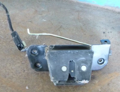 Mecanismo de bloqueio da porta traseira da escotilha Daewoo Lanos - Imagem 1 de 3