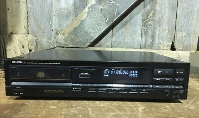 Denon DCD-810A  Compact Disc CD Player PCM 2DAC/4 Times Over Sampling No Remote - Image 1 of 4