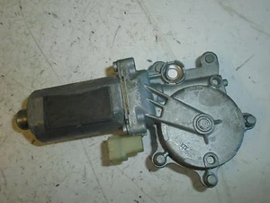 Motor de ventana eléctrica delantera derecha Saab 9-5 Aero 1996 2 puertas 0 130 821 663 - Imagen 1 de 4