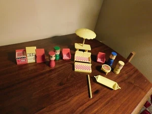 Toy Playset Vintage Wood People Plastic Kitchen Patio - Picture 1 of 9