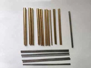 30pz Utensile per tornitura ottone e acciaio morbido e carburo quadrato adatto tornio orologiaio - Foto 1 di 1