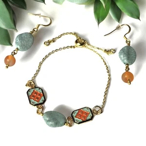Juego de pulsera y pendientes Lariat tono dorado hecho a mano REIMAGINADO - Howlita y ágata - Imagen 1 de 10