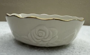 Lenox geprägte Rosenblüte Elfenbein Schale mit gewelltem Goldrand Bonboniere Vintage - Bild 1 von 9