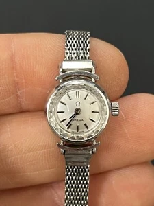 Vintage OMEGA Ladies Wristwatch - 18k White Solid Gold - 14.3mm - Keeps Time - Picture 1 of 11