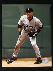 Derek Jeter New York Yankees Baseball 8x10 Color Photo  - Picture 1 of 1