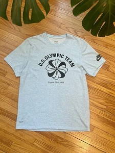 T-shirt vintage media Nike USA Olympic Trials Olympics Eugene Track Dri-Fit - Foto 1 di 7