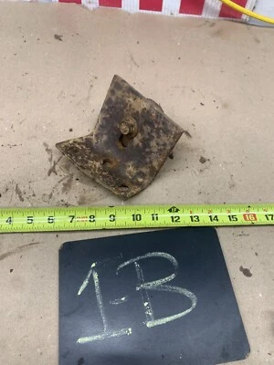 1973 1979 Ford F150 BRONCO F250 F350 Transfer Case FRAME Mount Bracket WITH BOLT - Image 1 of 4