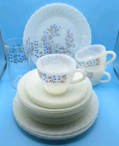 Mexikanisches Termocrisa Milchglas Geschirr Set - Braun & Blau Blumenmuster - Bild 1 von 9