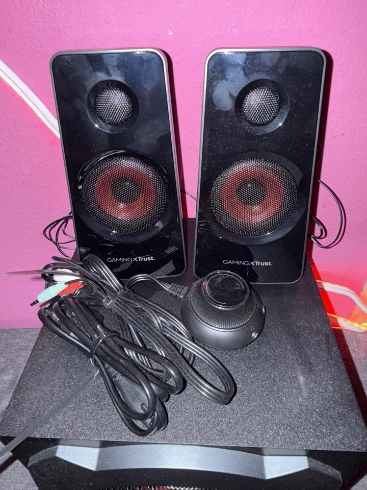 Trust Tytan 2.1 Lautsprecher-Set - Schwarz - Bild 1 von 2