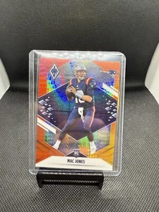 Tarjeta de novato Mac Jones 2021 Panini Phoenix Fire Burst Prizm O7 #109 Nueva Inglaterra - Imagen 1 de 2