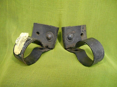 NOS 1942-1948 GM Exhaust Muffler Tailpipe Bracket Support Pontiac hanger Torpedo — 第 1/4 张图片