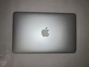 Apple MacBook Air MC505LL/A 1.40 GHz 2GB RAM 64GB SSD 11.6" HD (Used) - Picture 1 of 14