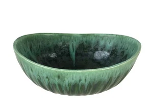 Vintage Oval Scalloped Green Drip Ceramic Planter Mid Century Pottery - Picture 1 of 9