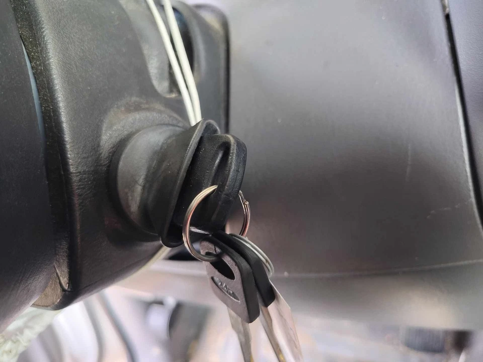 92-04 Ford Pickup F150 Ignition Switch(w/o Cyl& Key) has Key Foto 1 de 1