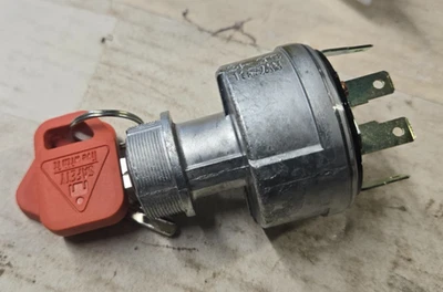 JOHN DEERE  AT195301 Ignition Switch - Image 1 of 3