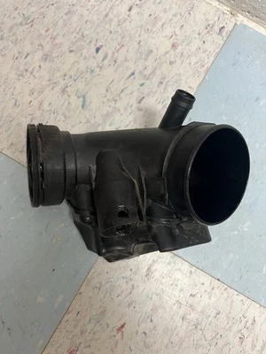 Tubo de entrada de aire BMW X3 G01 7643302 OEM Foto 1 de 4