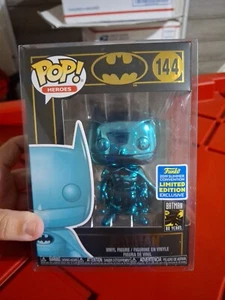Funko Pop! Vinyl: DC Universe - Batman (Teal) (Chrome) - 2019 Summer Conventi... - Picture 1 of 6
