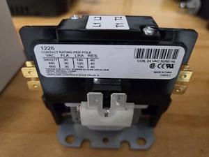Source One S1-02427531000 Contactor 1 Pole W/Shunt 30A 24V (York) - Picture 1 of 7
