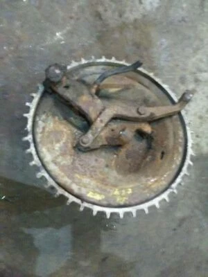 Passenger Front Spindle & Hub for 1964 Buick Electra Convertible - Imagem 1 de 4