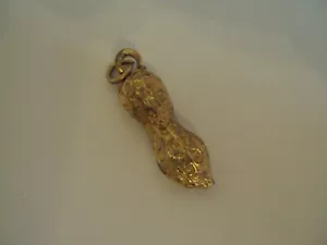 VINTAGE GOLDFARBENER ERDNUSS ANHÄNGER OHNE KETTE #1 - Bild 1 von 3