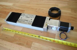 Actuador de tornillo de bola lineal Berger Lahr LT100 y motor paso a paso Vexta PK268DB Nema23 - Imagen 1 de 12