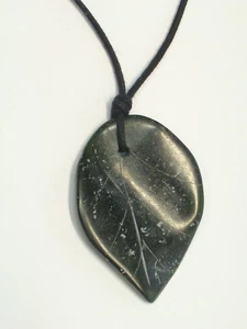 Colgante En Jade Natural Verde (Raíz Cristal) Colgante Hoja Piedra Dura * - Imagen 1 de 3