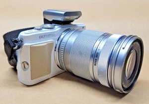 Olympus PEN Lite E-PL5 fotocamera digitale con obiettivo 40-150 mm COSÌ COM'È (LEGGI) - Foto 1 di 8