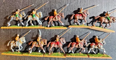 LOTE DE 10 FIGURAS SARGENTOS MONTADOS RPG CON LANZAS LIBREA AMARILLA PINTADAS PRO 50mm Foto 1 de 4