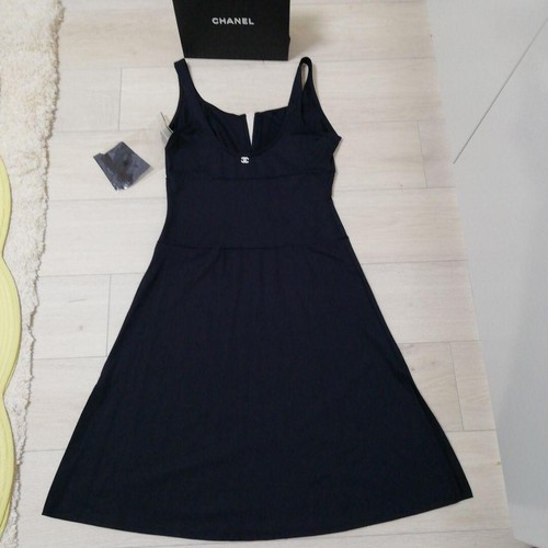 Abito Chanel al ginocchio colore nero taglia 42 nuovo senza etichette dal Giappone