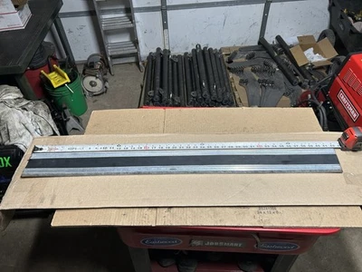 Camión deportivo Dodge D100 Adventurer 72-80 - moldura inferior de puerta de pasajero derecha Foto 1 de 4