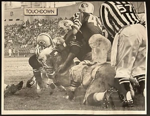 1962 Oversized Photo Type 1-Green Bay Packers Jim Taylor Scores vs San Francisco - Picture 1 of 2