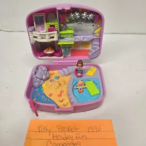 Valigia vintage Polly Pocket Holiday Fun con Polly Annie e divertimento hawaiano - Foto 1 di 13