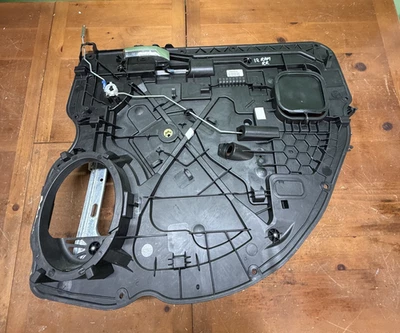 Оригинальный регулятор дверной панели правого заднего стекла для Dodge Ram 1500 2009–2012 годов выпуска - Изображение 1 из 4