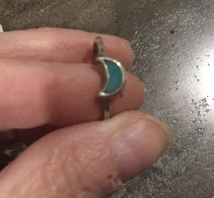 Vtg 925 Sterling Crushed Blue Stone Turquoise Crescent Moon Sz 7.5 Southwestern - Picture 1 of 4