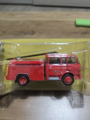 DIE-CAST 1:43 CAMION POMPIERI BERLIET GAK 17 FTP CISTERNA - FRANCIA 1960 - #16 - Immagine 1 di 2