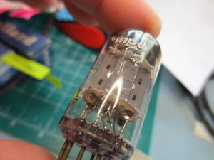 Amperex Bugle Boy 12AU7 ECC 82 Philips 1967 Holland Hickok tested - Picture 1 of 3
