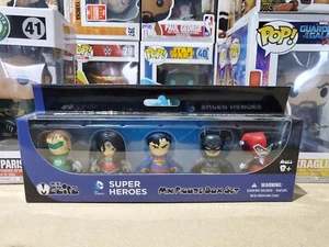 JUEGO DE MINI FIGURAS DE SUPERHÉROES DC COMICS - Imagen 1 de 1