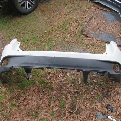 2014 2015 2016 2017 TOYOTA HIGHLANDER TAMPA DE PARA-CHOQUE TRASEIRO FABRICANTE DE EQUIPAMENTO ORIGINAL 52159-0E912 - Imagem 1 de 4