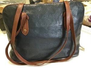 VERA PELL Italy Navy BLUE & TAN LEATHER Arm Shoulder BAG Bronze Hardware. - Picture 1 of 14