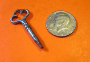 VINTAGE SINGER TREADLE SEWING MACHINE SKELETON KEY HAS 3 SIDES MORE LISTED LUQW - Picture 1 of 1