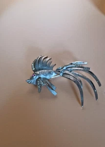Gold angelfish pin - Picture 1 of 3