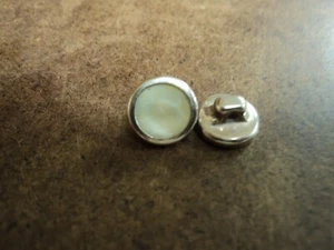 WESTERN BUTTON-SILVER RIM-POLYESTER-GREEN-SELF SHANK PEARL BUTTON-SIZE 18, - Picture 1 of 1