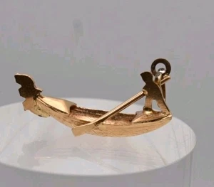 9ct Gold Gondola Charm - Picture 1 of 2