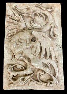 Elegante escayola con motivos de dragones, animal mitológico. 31x20x3 - Imagen 1 de 2